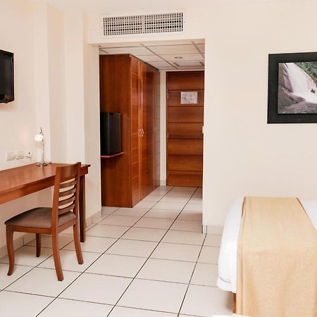 Wyndham Costa Del Sol Pucallpa Buitenkant foto