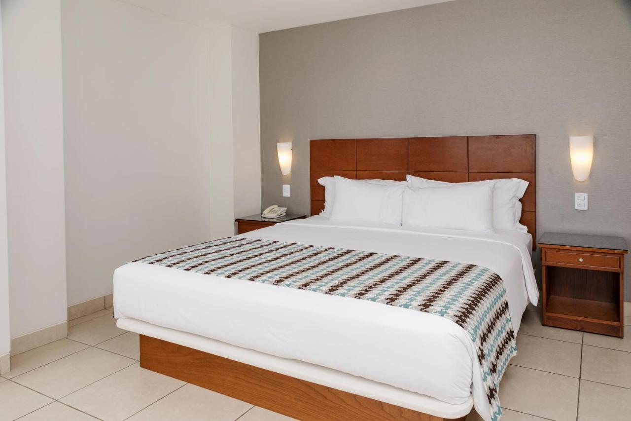 Wyndham Costa Del Sol Pucallpa Buitenkant foto
