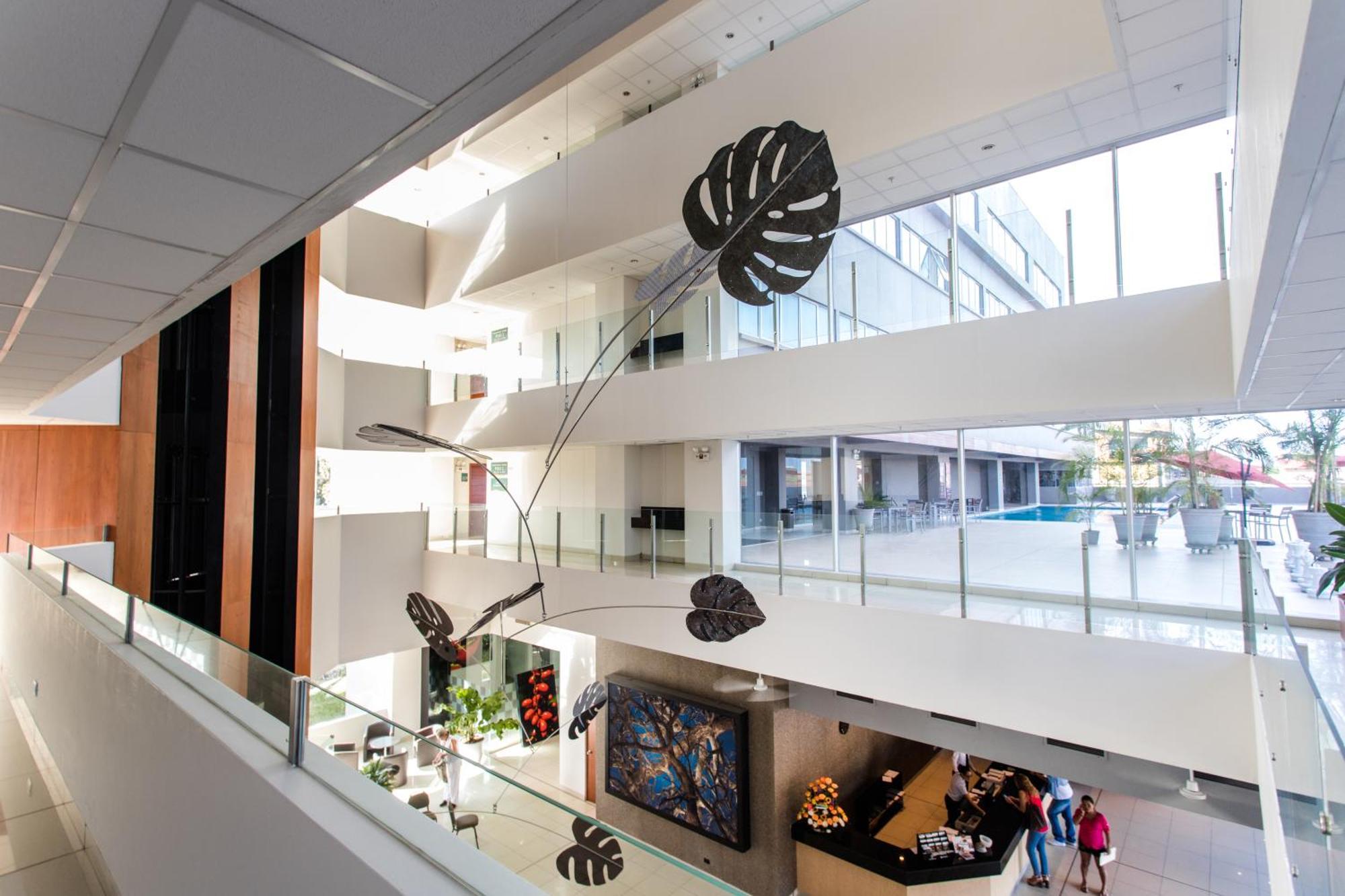 Wyndham Costa Del Sol Pucallpa Buitenkant foto The interior of the new building