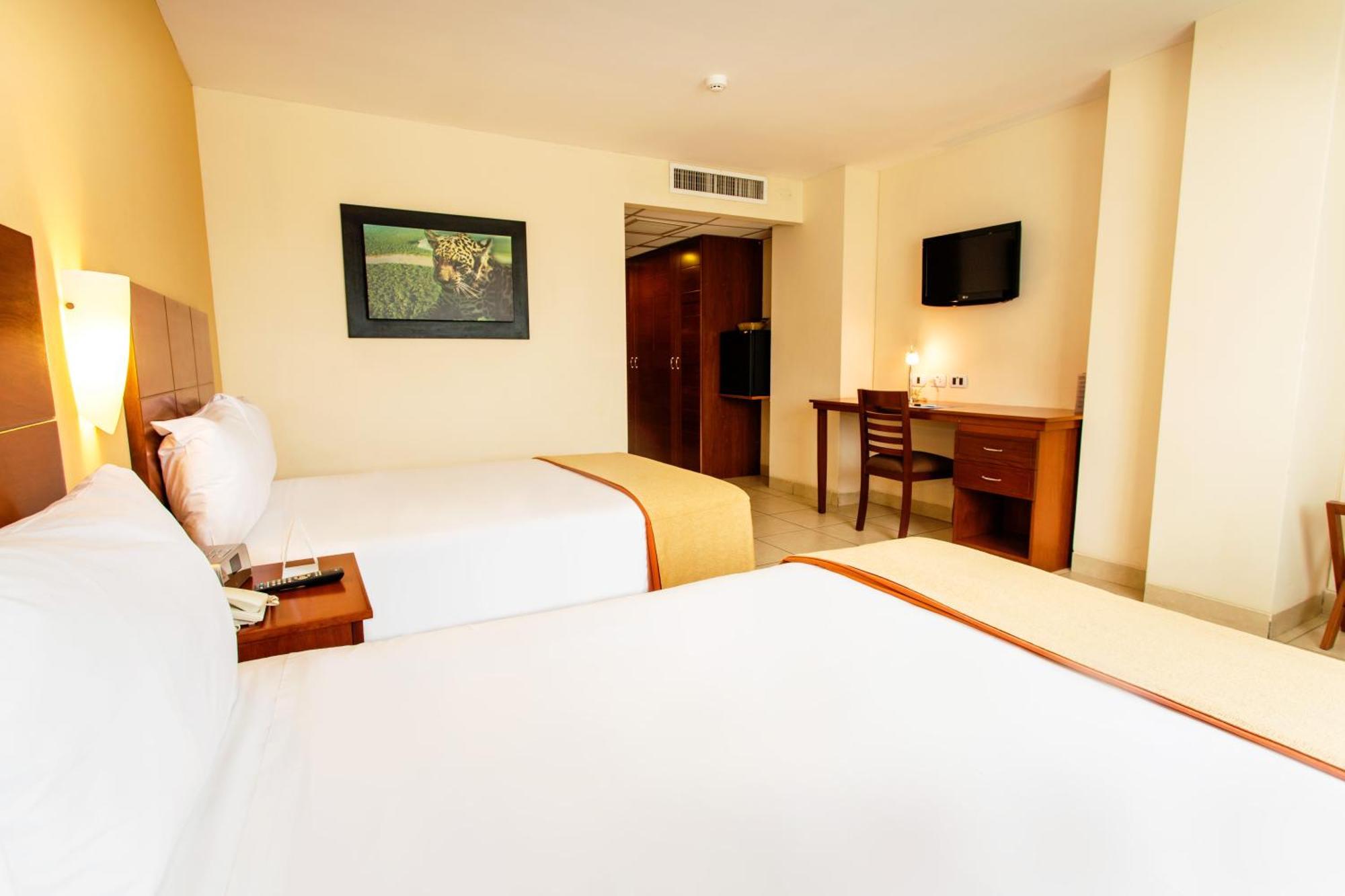 Wyndham Costa Del Sol Pucallpa Buitenkant foto