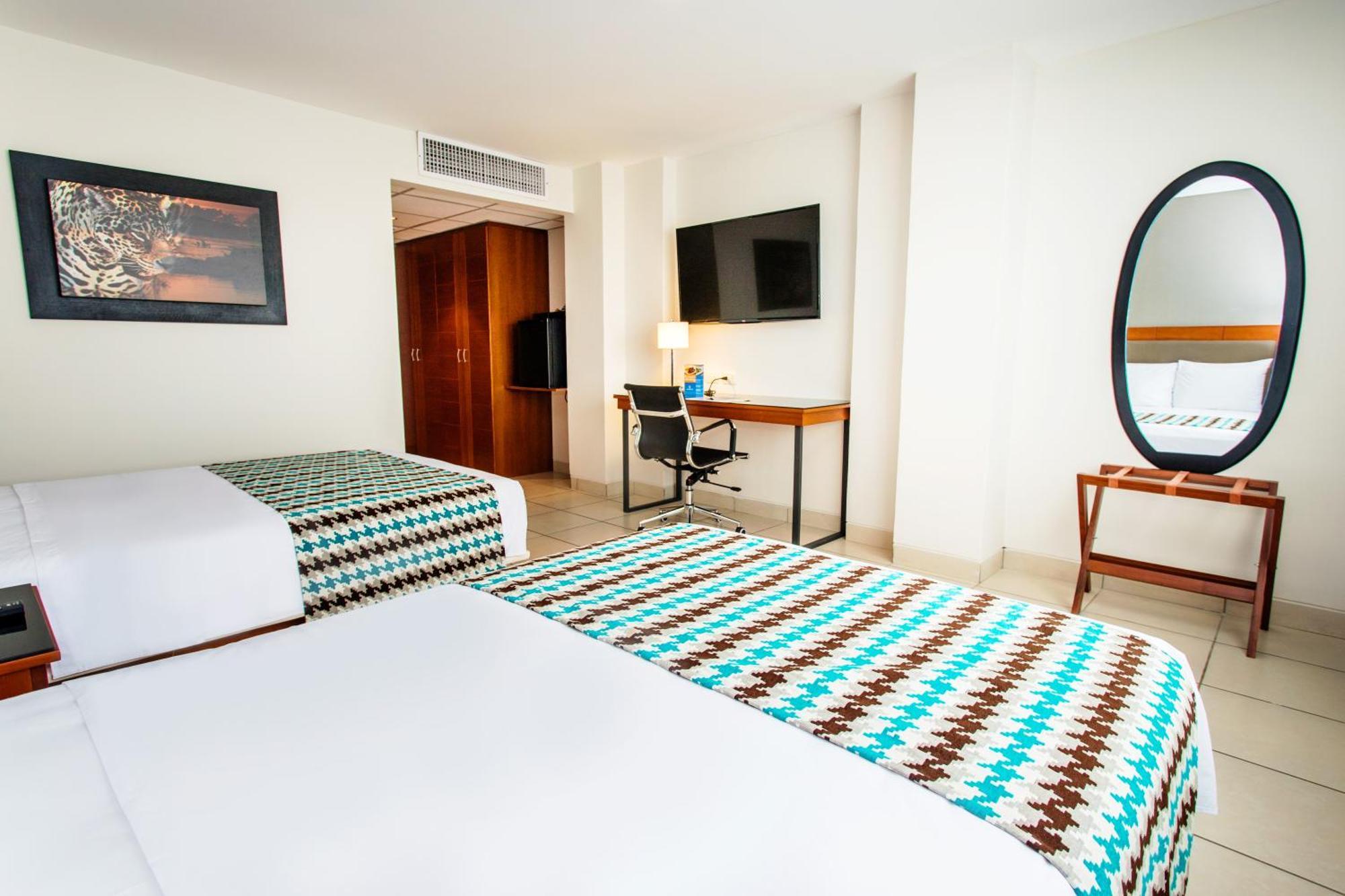 Wyndham Costa Del Sol Pucallpa Buitenkant foto