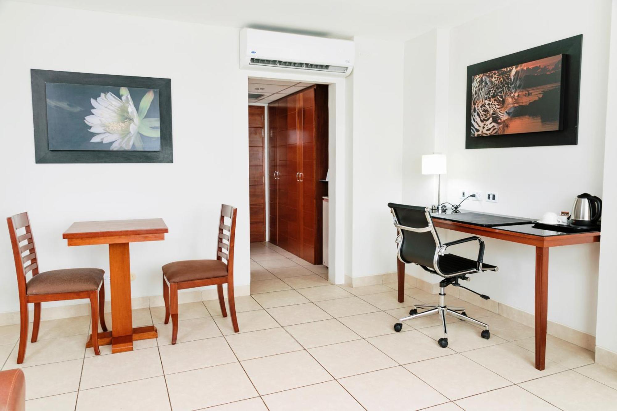 Wyndham Costa Del Sol Pucallpa Buitenkant foto