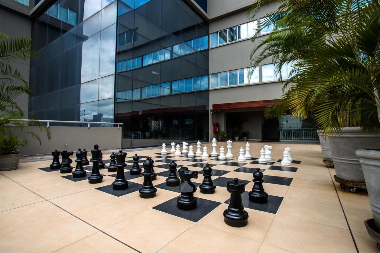 Wyndham Costa Del Sol Pucallpa Buitenkant foto The courtyard of the library