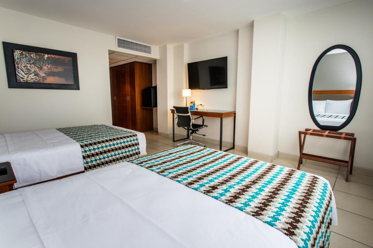 Wyndham Costa Del Sol Pucallpa Buitenkant foto