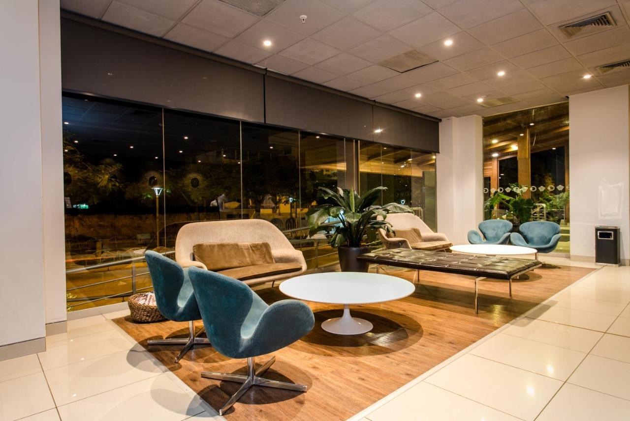 Wyndham Costa Del Sol Pucallpa Buitenkant foto The interior of the lounge