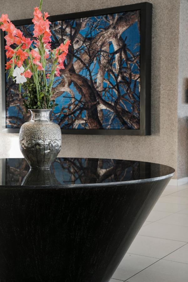 Wyndham Costa Del Sol Pucallpa Buitenkant foto A freestanding bathtub