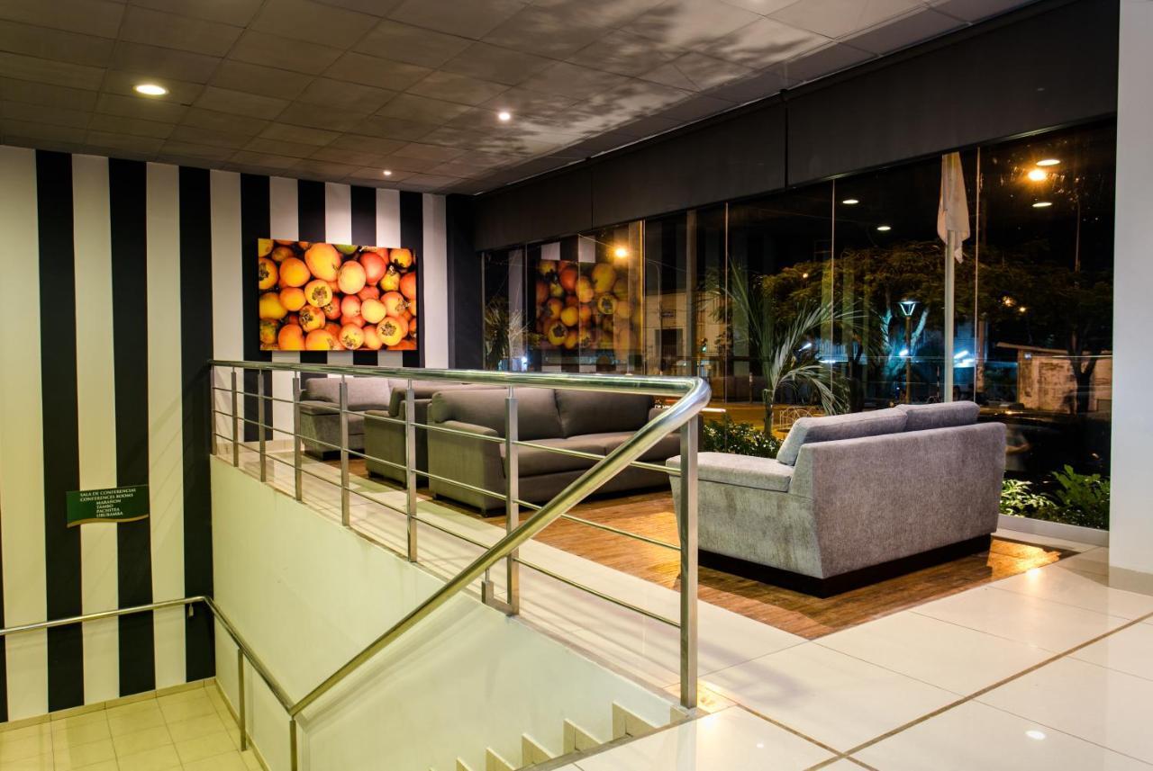 Wyndham Costa Del Sol Pucallpa Buitenkant foto Lobby