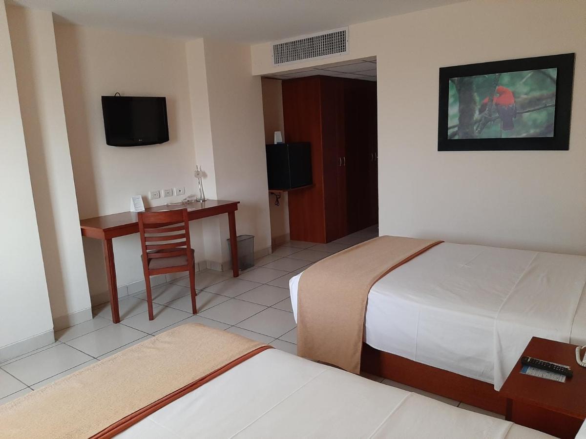 Wyndham Costa Del Sol Pucallpa Buitenkant foto